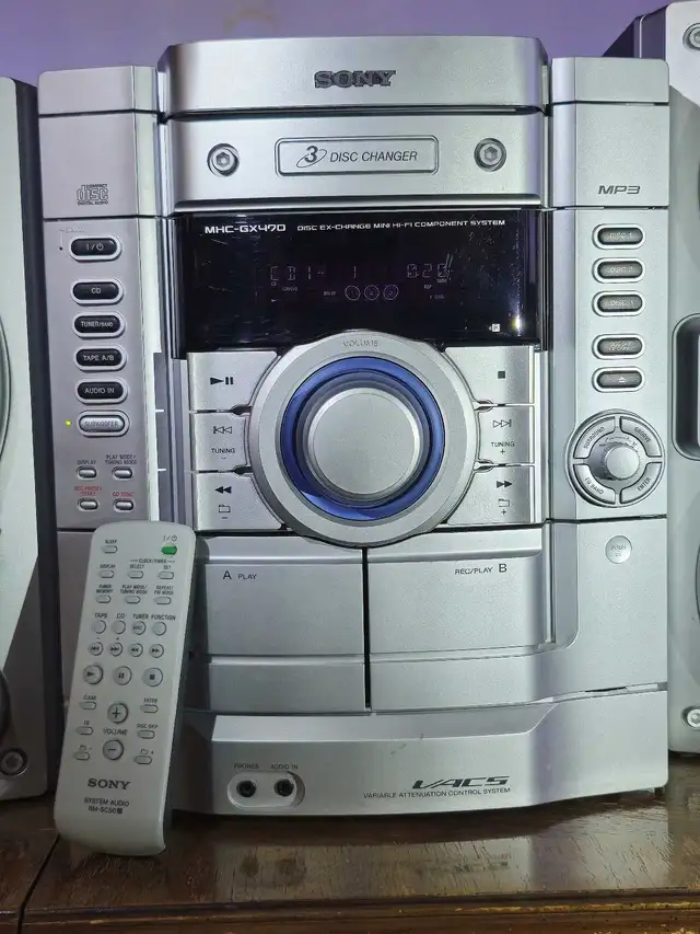 Sony MHC-GX470 Stereo in Stereo Systems & Home Theatre in City of Toronto - Image 3