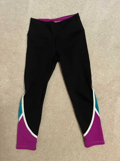 Like New - Victoria Secret 3/4 Leggings - Extra Small, View more