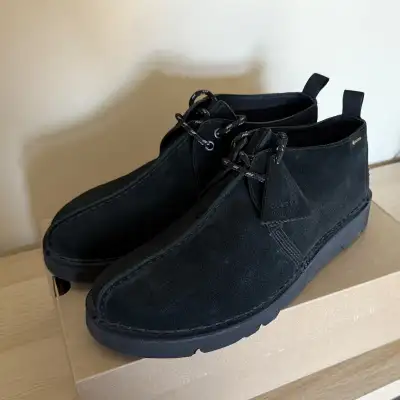 Up for sale Clarks Desert Trek Gore-Tex. New in a box. Waterproof. Colour black. Size 13US. More sho...
