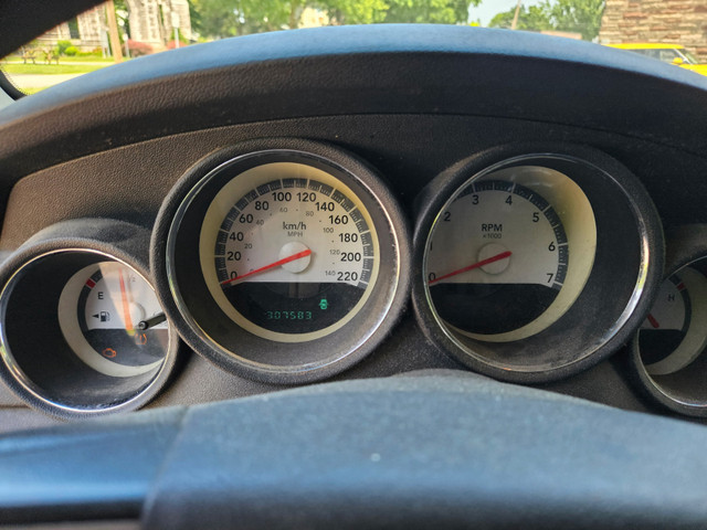 2010 Dodge Charger AWD in Cars & Trucks in Gatineau - Image 2