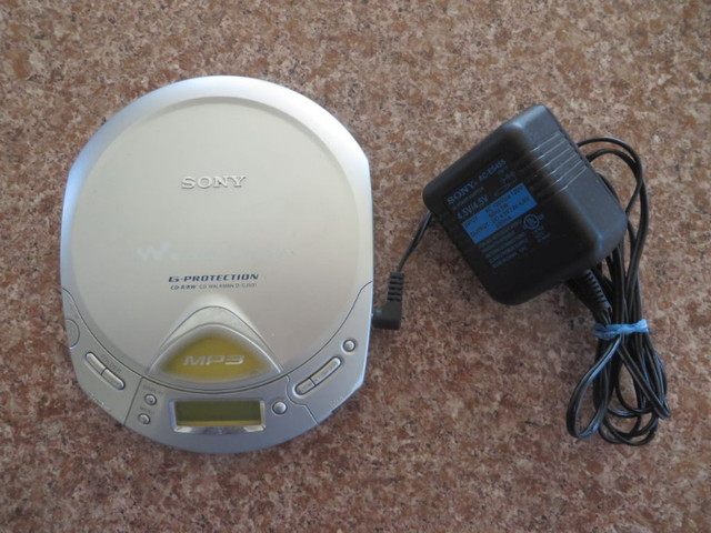 Sony Walkman D-CJ501 dans iPod et MP3  à Trois-Rivières