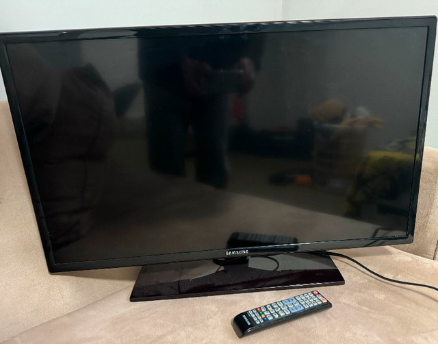 Samsung 32” LED TV in TVs in Ottawa - Image 4
