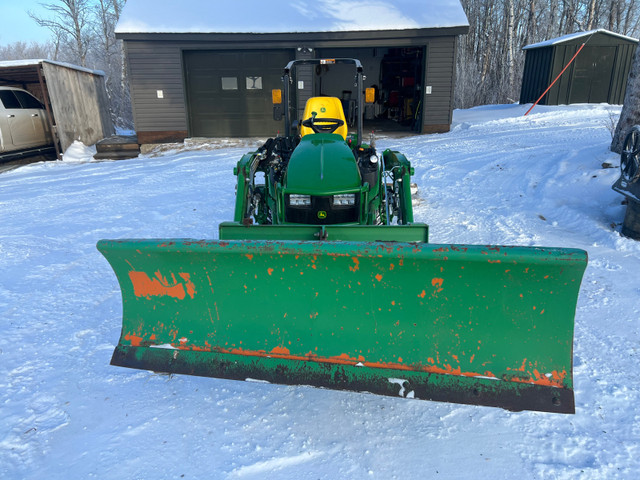 Hydraulic Angle Snow Blade for John Deere in Farming Equipment in Red Deer - Image 2
