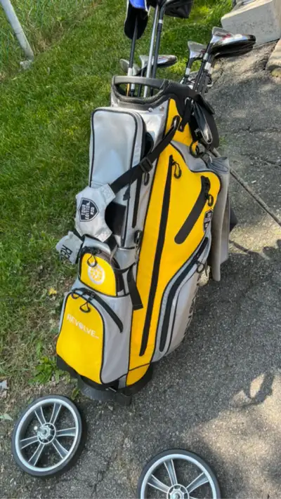 Revolve Sac de golf, View more
