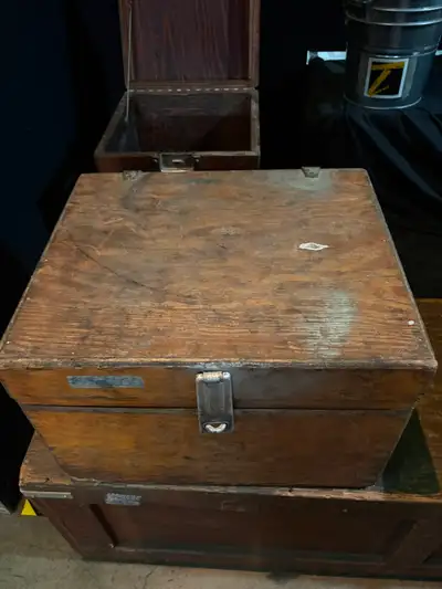 USED SHIPPING/STORAGE CRATE/BOX (20x16.5x13.5”), View more