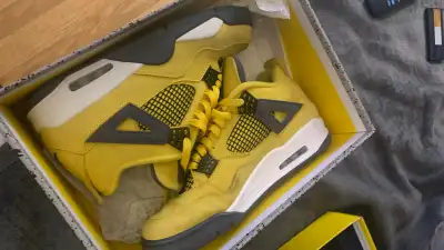 Jordan 4s Yellow Thunder, View more