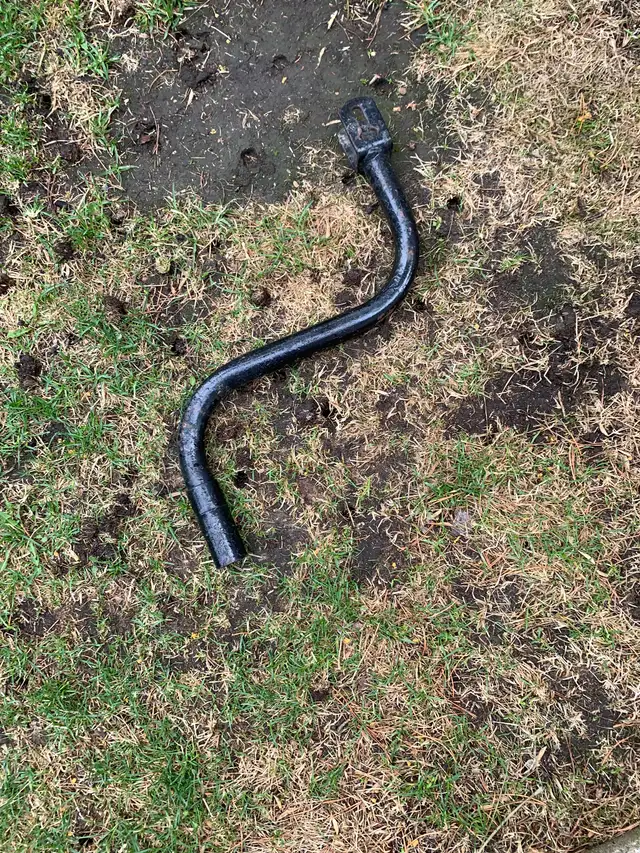 Trailer jack crank handle in Other in Saskatoon - Image 2