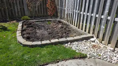 Concrete block retaining wall 44 blocks