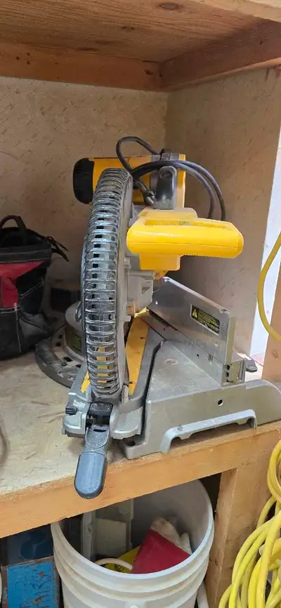 Dewalt Dual Bevel Sliding Mitre Saw DWS782 , View more