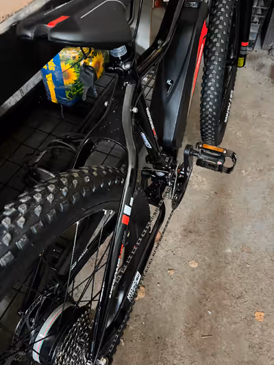 Brand new and ready to ride. Go online and check out the specs on this amazing mountain bike. The ba...