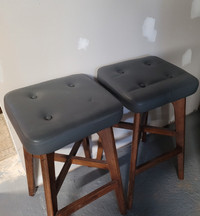 2 Sturdy Bar stools