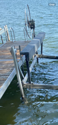 Boat lift bunk guides 