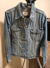 16 items, some BNWT, including a Like New Levi's jeans jacket.