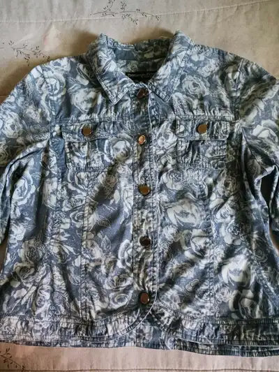 Gorgeous Designer Jean Jacket. -(Conrad C) -Size 12 (Medium) -Like New Condition! -Great for Hiking,...