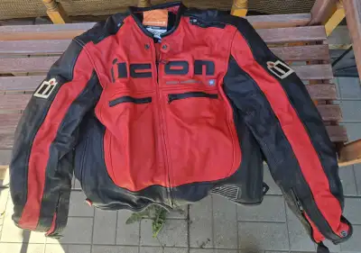 For sale is an Icon Motorhead leather motorcycle jacket, perfect for any rider looking for style and...