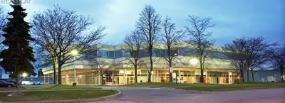 Ground floor retail/ office space at Allen and Rimrock Road at North York for Lease. Plenty of Parki...