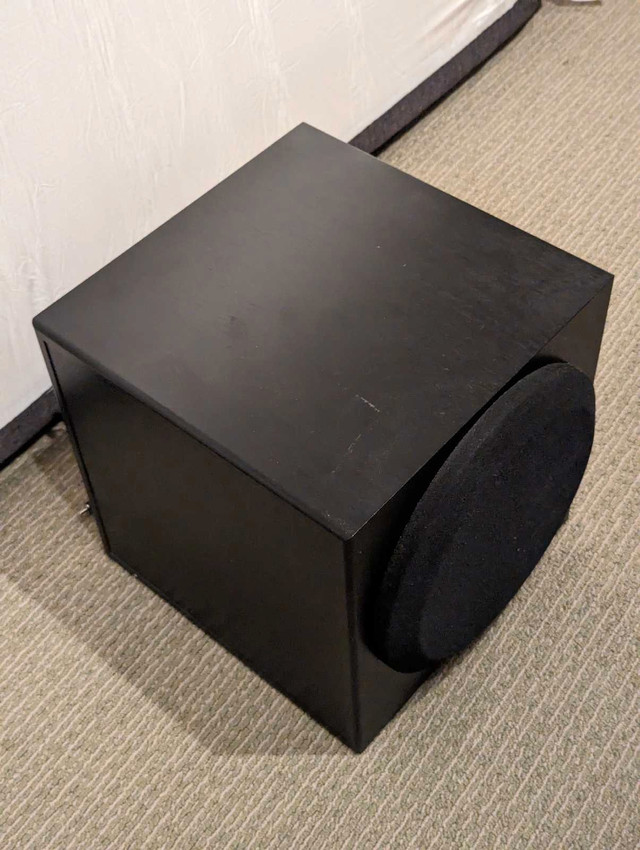 Yamaha YST-SW012 Subwoofer in Speakers in City of Toronto - Image 2