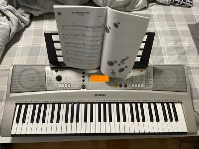 Keyboard Yamaha E313, View more