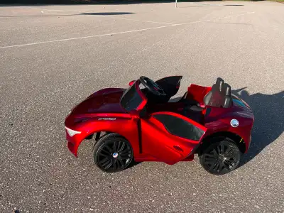 Kids Ride On Car Maserati w/ Remote Control / Self Drive.