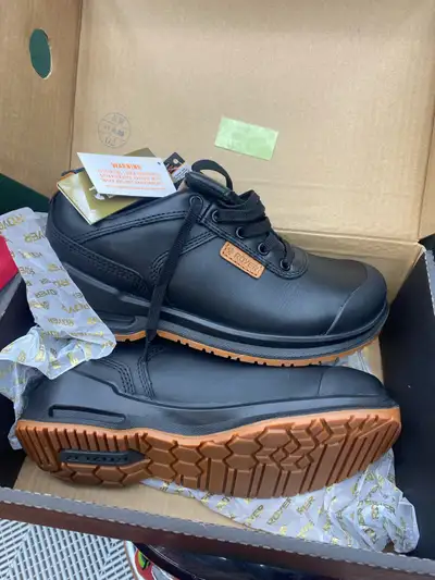 soulier de travail, View more