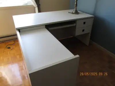 Ameublement de bureau blanc, View more