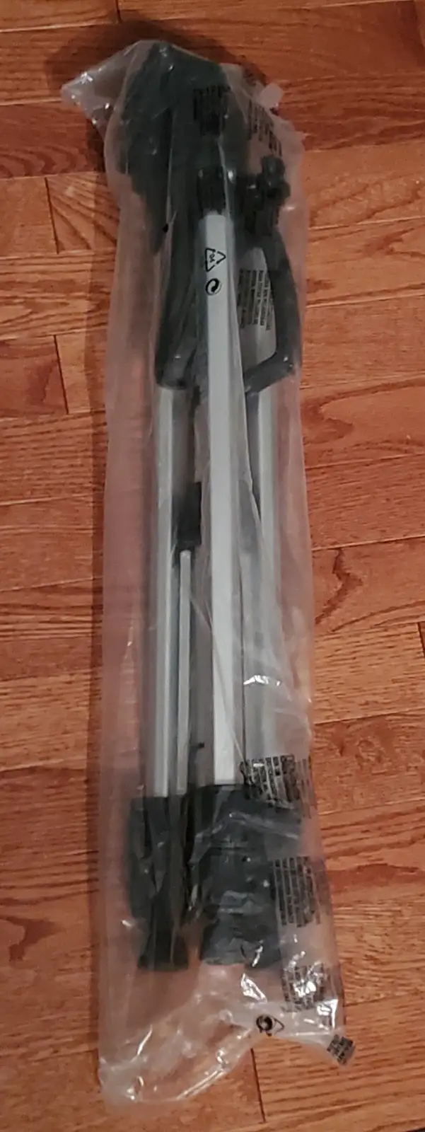 New Deluxe Lightweight Video/ Photo Tripod in General Electronics in City of Toronto - Image 3