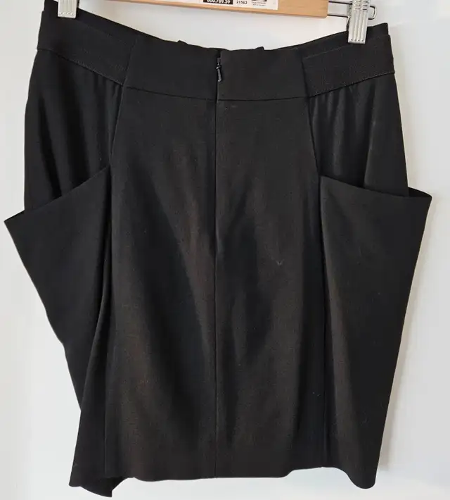 BCBG Max Azaria Black Skirt, Size XS in Women's - Dresses & Skirts in City of Toronto - Image 3
