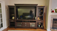 Superbe meuble pour télé brun avec rangement intégré !