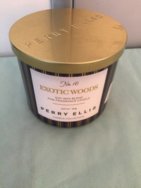 Perry Ellis Large 14.5 oz 3-Wick Exotic Woods Soy Candle - NEW
