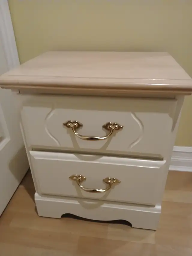 Solid wood Bedroom set in Beds & Mattresses in Bedford - Image 6
