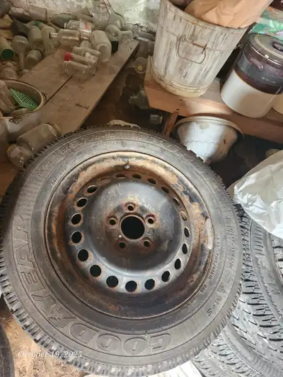 195 65 15 Good year ultra grip Winter Tires on 5 x 108 rims came from a 2013 Ford Focus Tires range...