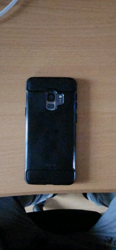 Cellulaire Samsung S9 comme neuf avec Case  dans Téléphones cellulaires  à Saint-Hyacinthe - Image 3