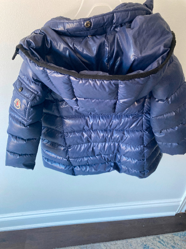 Moncler Children’s jacket in Clothing - 4T in Markham / York Region - Image 3