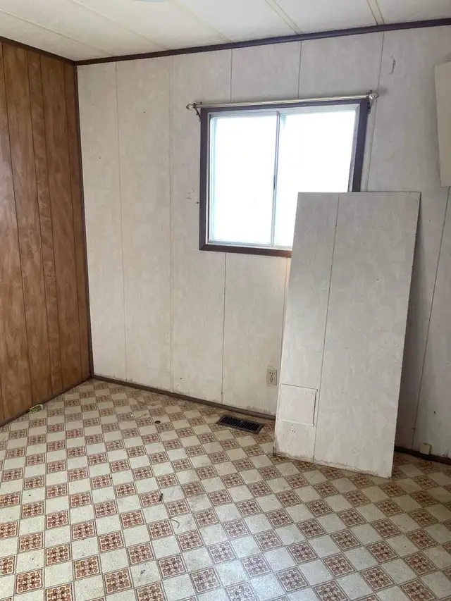 Mobile Home - To be Moved in Houses for Sale in Saskatoon - Image 5