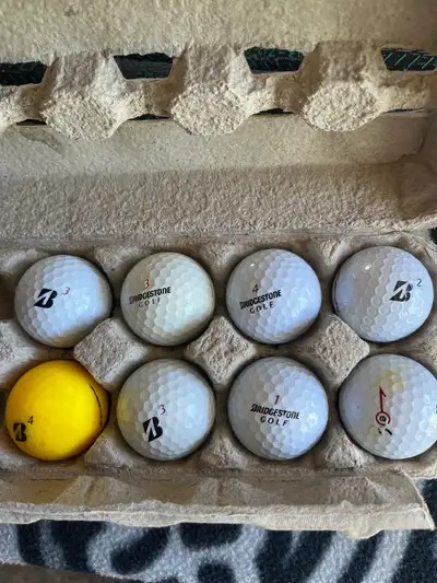 8 Bridgestone golf balls , View more