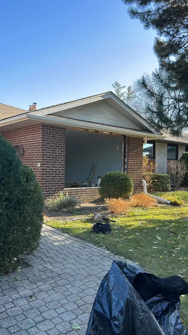 Windows and doors installer62863221105027123