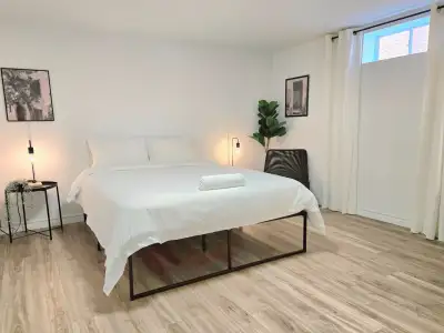 Beautiful Furnished Room for Rent — Dundas St W & Shaver Ave S, View more