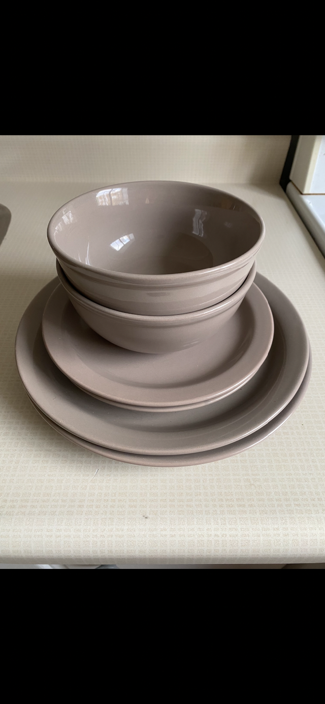 Dinnerware set in Kitchen & Dining Wares in London - Image 4
