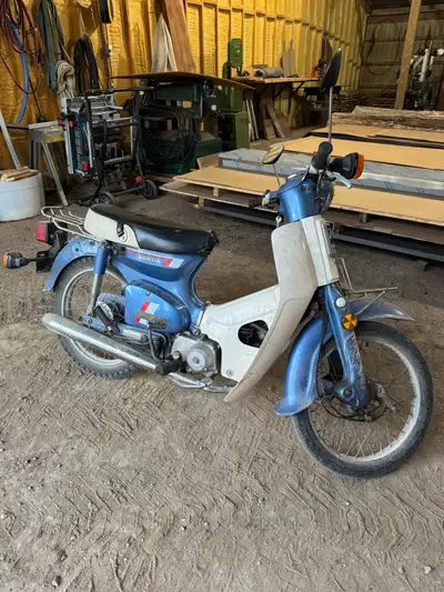 Great condition Honda passport. All original garage kept. Don’t ride it enough need a new home. C70...