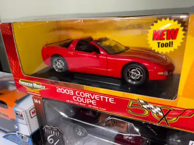 Chevrolet Corvette 2003 ERTL en boîte diecast 1/18 toit qui s'enlève