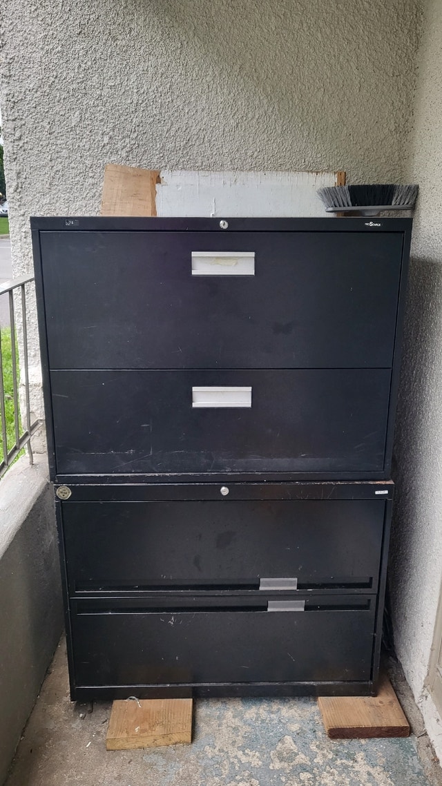 Meubles en métal à donner Objets gratuits Longueuil/Rive Sud Kijiji