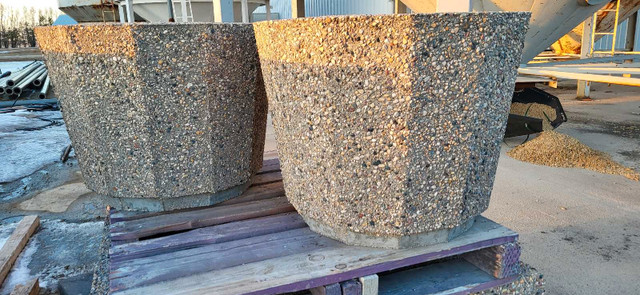 Concrete flower pots dans Décoration extérieure  à Winnipeg