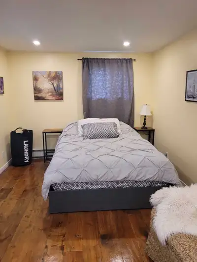 Short or longer term rental for a fully furnished studio apartment. Everything is in it. Rent includ...
