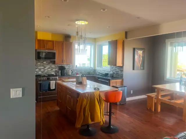 Room with private washroom in shared house in Long Term Rentals in Whitehorse - Image 6