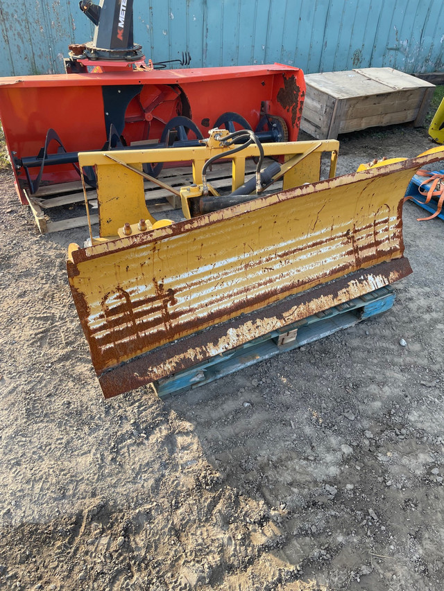 60” HLA Snow Plow in Other in Cornwall - Image 2