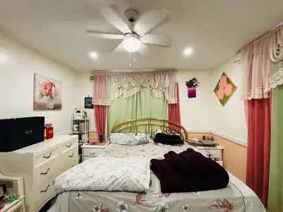 Room for rent in sharing with another girl, near Sheridan college, Punjabi sabji mandi, gurudwara an...