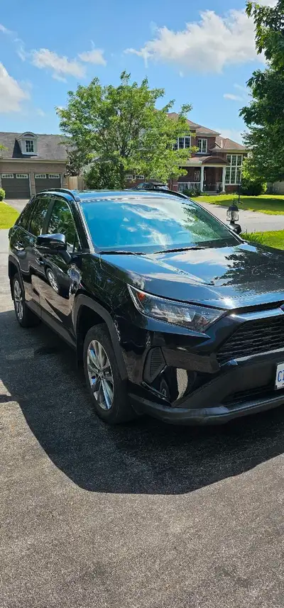 2020 Toyota Rav4 LE. Mint condition, lady driven. No issues or problems, will come safetied. Has scr...