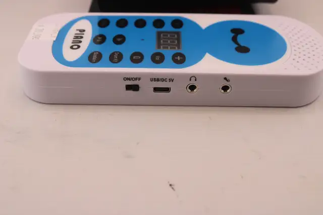 49-Key Roll-Up Piano Keyboard, Portable Rechargeable (#41826-1) in Pianos & Keyboards in City of Halifax - Image 9