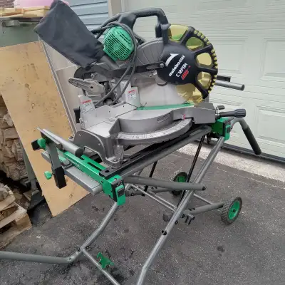 NOT SLIDING!!!! Come whit the stand . Personal use only , one basement renovation. Do not sell separ...