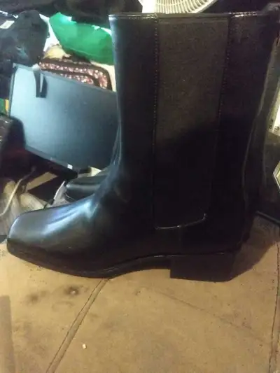 BNIB cowboy style boots size 11, View more